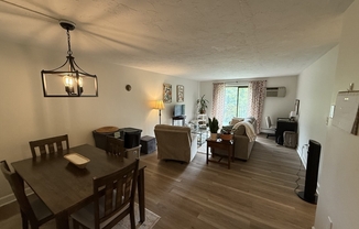 2 beds, 2 baths, 996 sqft, $2,800, Unit 33C