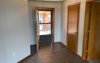 3 beds, 2 baths, $3,295