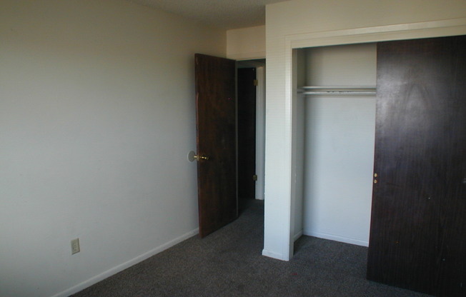 2 beds, 1 bath, 753 sqft, $900, Unit 4612 Apt C1