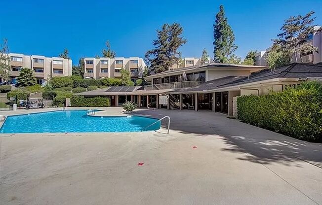 Beautiful 2 Bed, 2.5 Bath Condo in La Mesa