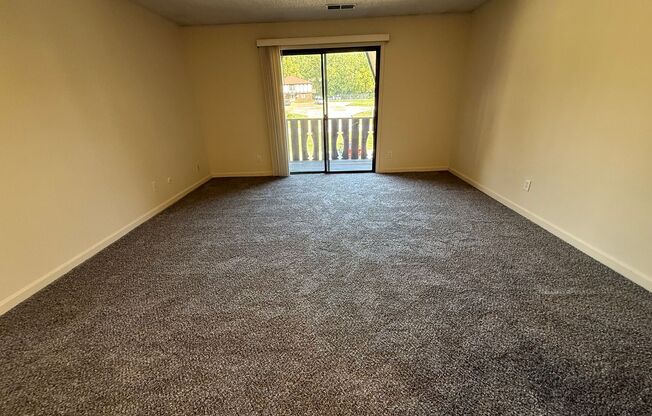 2 beds, 1 bath, 770 sqft, $850, Unit 4998