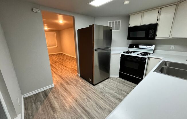 2 beds, 1 bath, $1,695