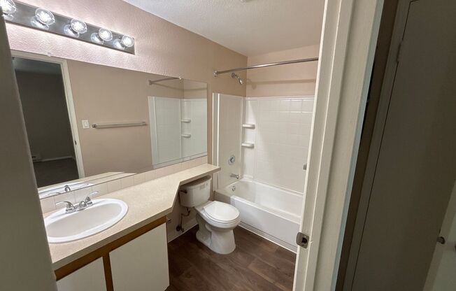1 bed, 1 bath, 532 sqft, $1,365, Unit 221