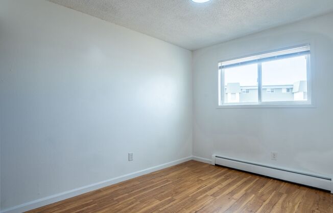 2 beds, 1 bath, 715 sqft, $995, Unit F206