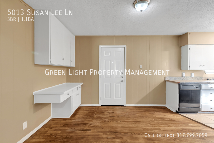5013 SUSAN LEE LN