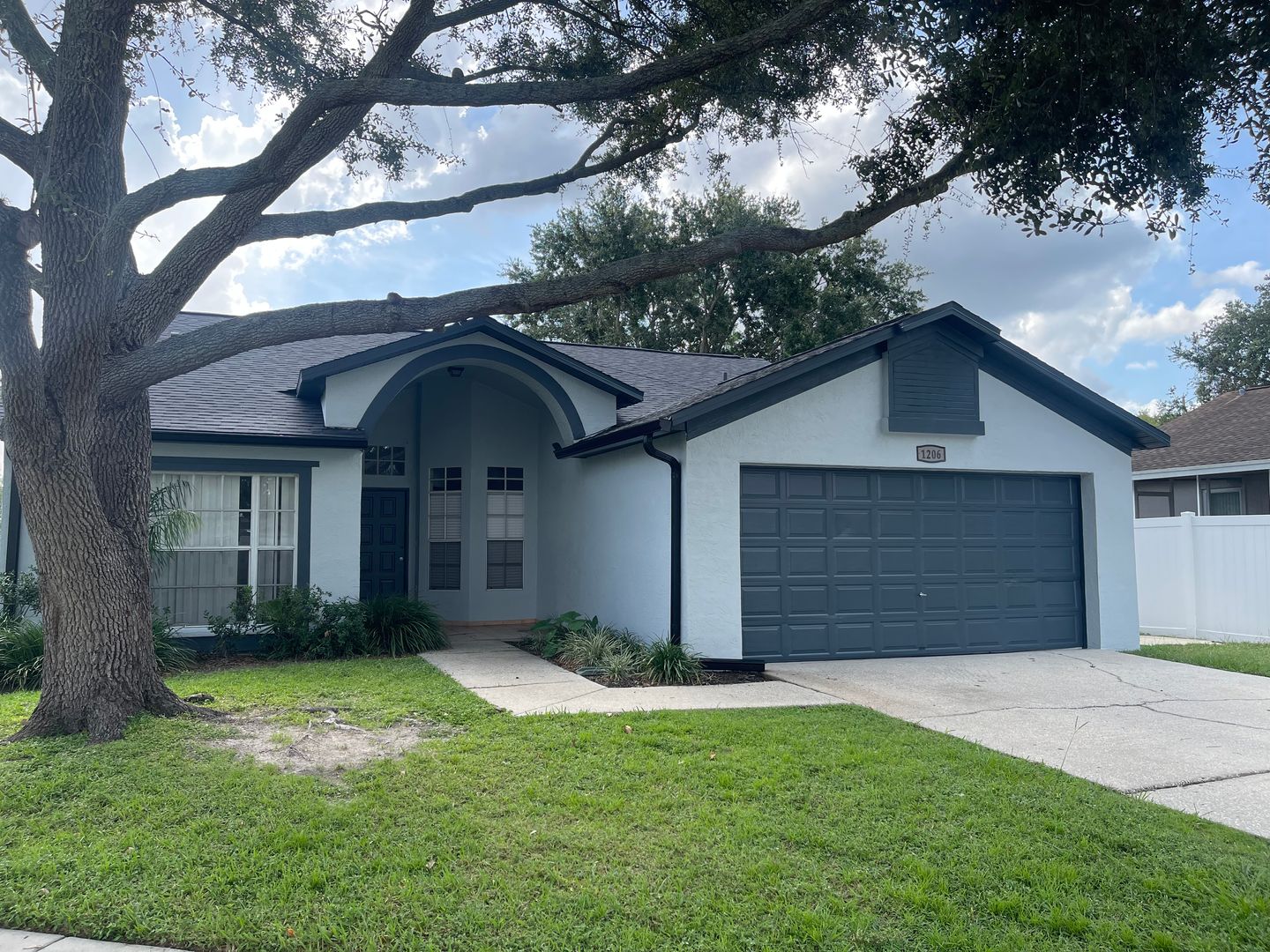 Quick Move in at this Brandon Home for Rent