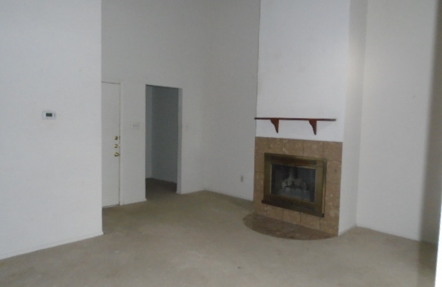 2 beds, 2 baths, $1,295