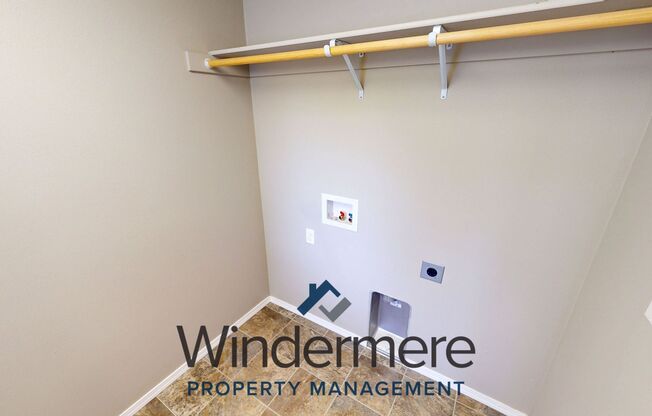 3 beds, 2 baths, 1,064 sqft, $1,695, Unit chin215-1