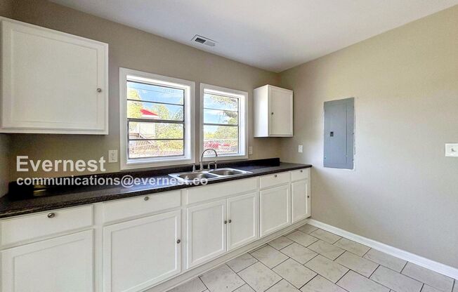 3 Beds and 1 Bath with a yard in Birmingham / Available Now!