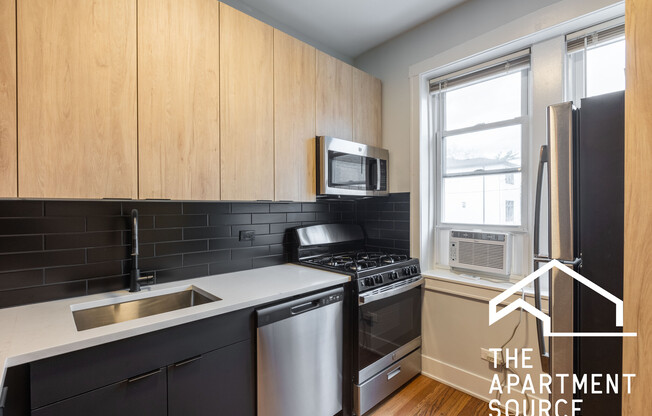 4013 N LOWELL