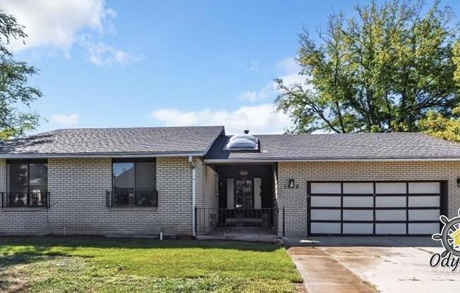 1502 GREENFIELD AVE