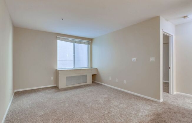 Charming Condo in Little Italy!