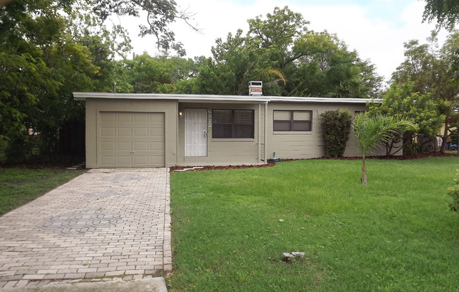 3/1 House w/ 1-Car Garage near Millenia Mall
