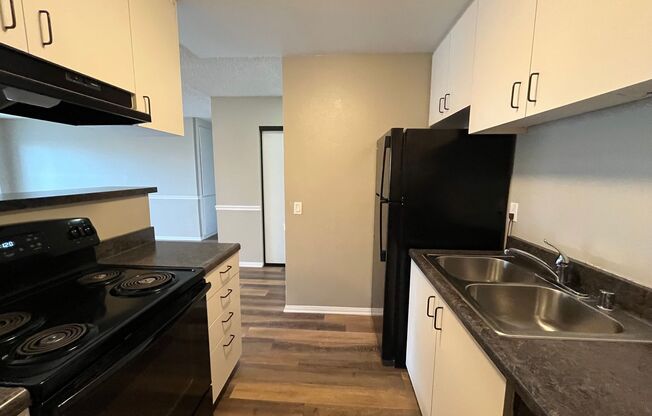 1 bed, 2 baths, 900 sqft, $2,200, Unit 007