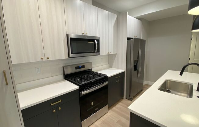 3 beds, 3.5 baths, $4,200, Unit 1248 Josephine St