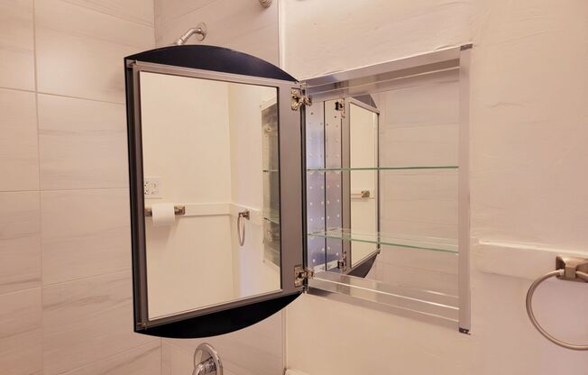 Studio, 1 bath, 450 sqft, $2,400, Unit 601