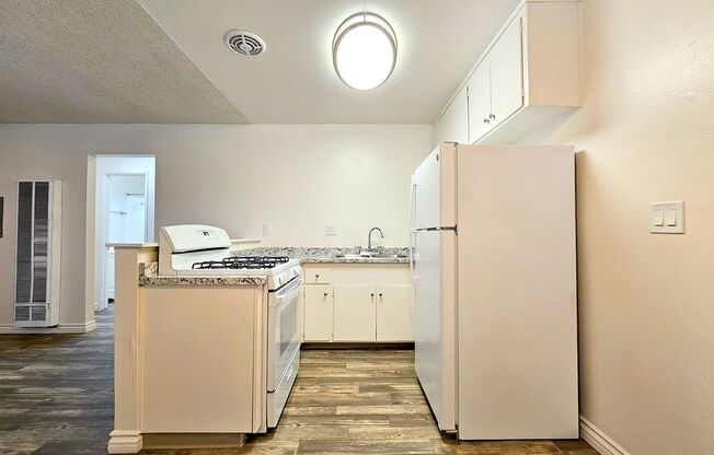 Welcome to La Mesa Palms - Please call Jusdivia at 619-384-5169