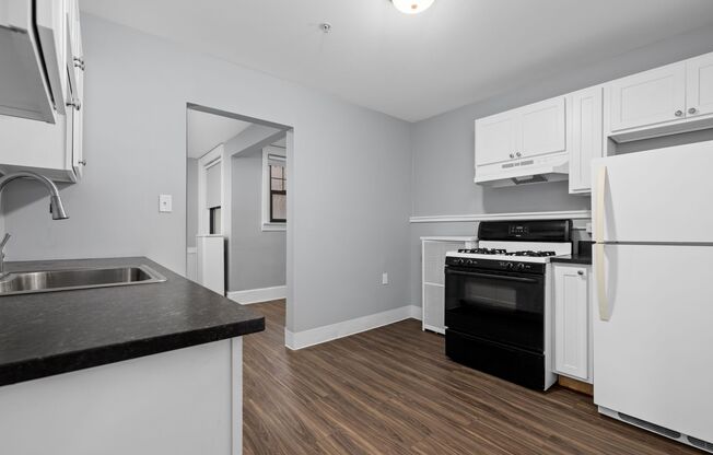 2 beds, 1 bath, 613 sqft, $1,250, Unit GH-03