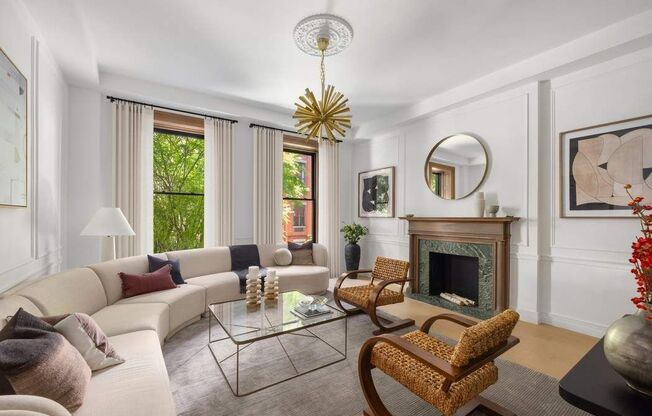 53 W 85 ST