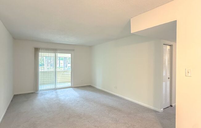 1 bed, 1 bath, 650 sqft, $1,015, Unit F7