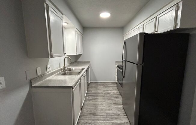 2 beds, 2 baths, 1,100 sqft, $1,050, Unit 217
