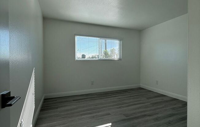 2 beds, 1 bath, 850 sqft, $2,295, Unit 9195-10
