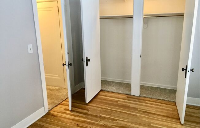 2 beds, 1 bath, 962 sqft, $1,525, Unit 1K