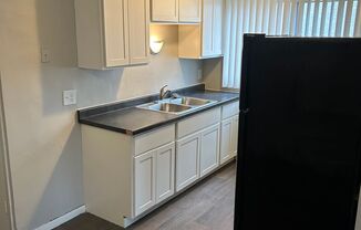 1 bed, 1 bath, 585 sqft, $1,050, Unit 11