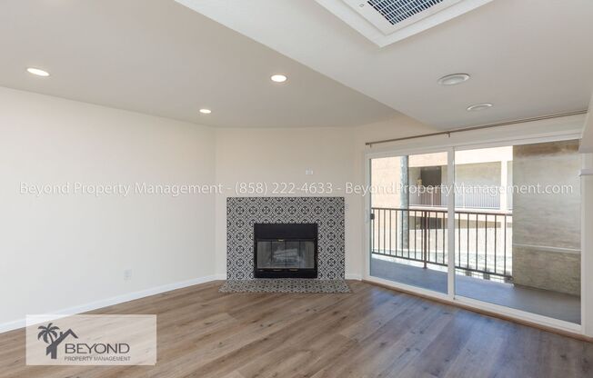 OCEAN BEACH GEM , 2 BEDROOM 2 BATH WITH ASSIGNED PARKING , PET FRIENDLY !!!