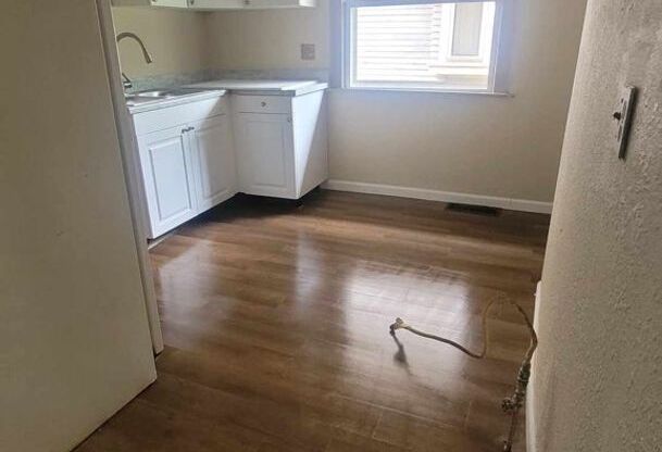 922 Islington