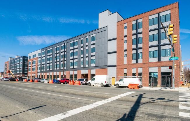 Studio, 1 bath, 357 sqft, $1,215, Unit 207