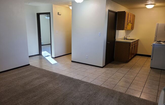 2 beds, 1 bath, 800 sqft, $1,025, Unit 510-20