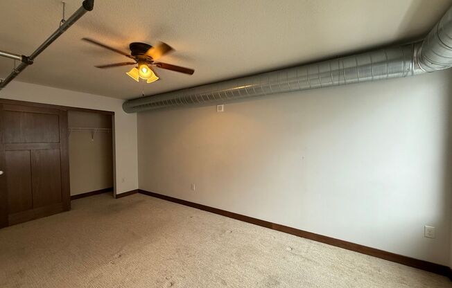 3 beds, 2 baths, $2,949, Unit #707