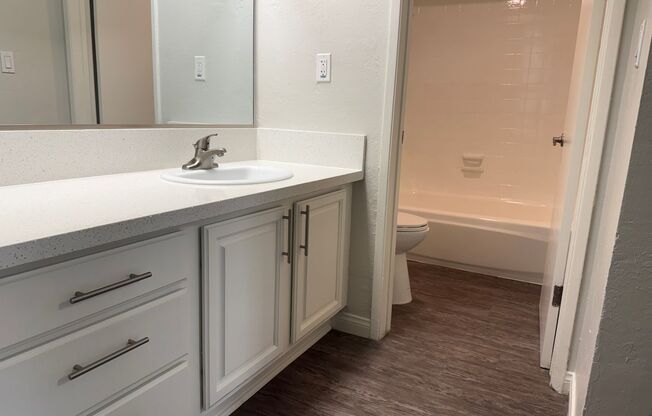 1 bed, 1 bath, 715 sqft, $2,465, Unit A043