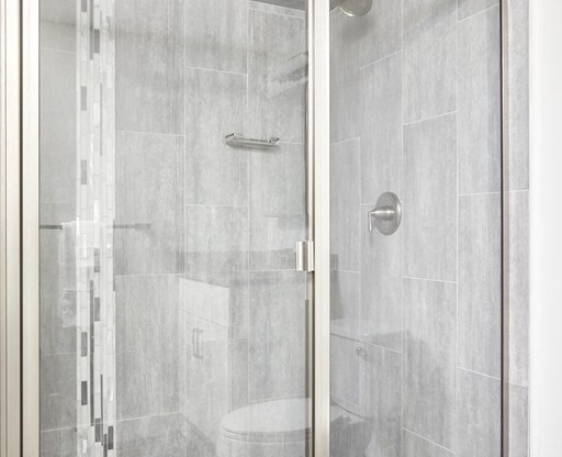 2 beds, 2 baths, $5,300, Unit 406