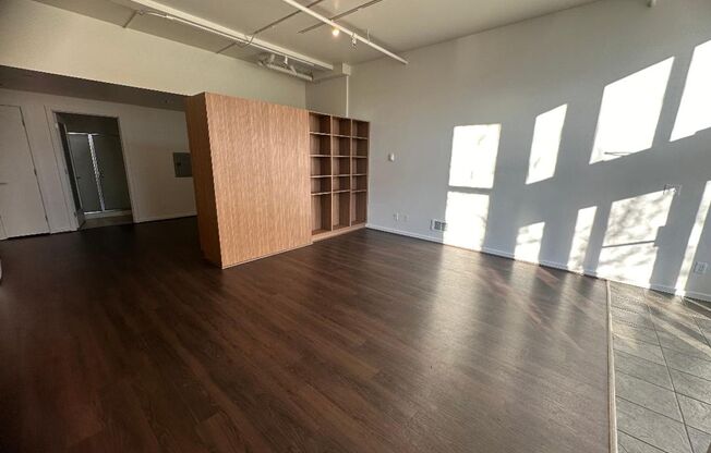 Studio, 1 bath, 625 sqft, $1,999