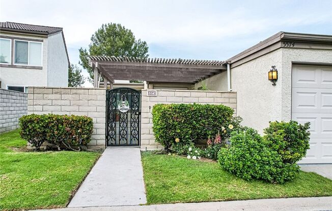 Beautifully Remodeled Single-Story Condo in Rancho Yorba – Available for 12-Month Lease