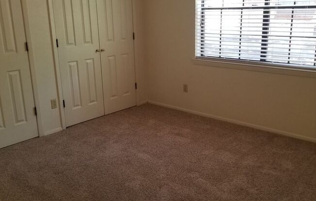College Station, 3 bedroom / 2 bath fourplex on East Holleman with Washer/Dryer