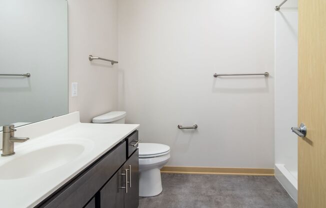 1 bed, 1 bath, 675 sqft, $1,665, Unit 422