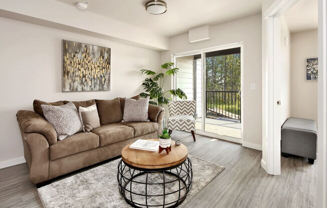 1 bed, 1 bath, 647 sqft, $1,660, Unit 216