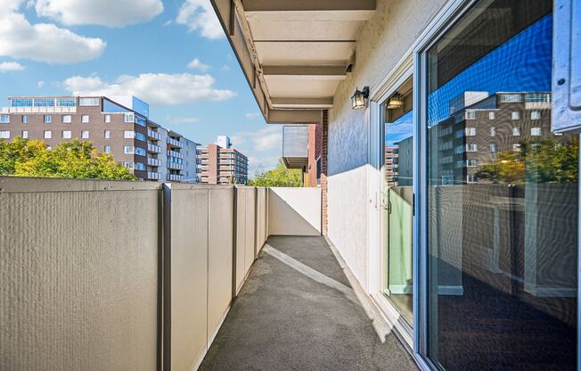 1 bed, 1 bath, 640 sqft, $1,200, Unit 304