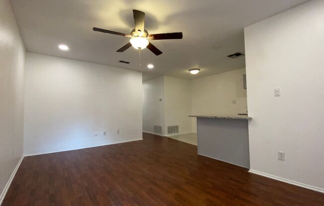 2 beds, 1 bath, 900 sqft, $1,700