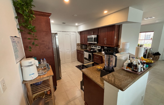 12512 SW 53 ST