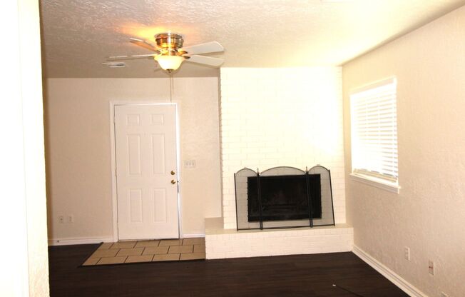 2 beds, 1 bath, 950 sqft, $895, Unit 118