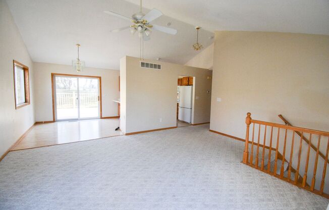 Spacious 5bed 2 bath with Fun Custom Features Available for Rent!