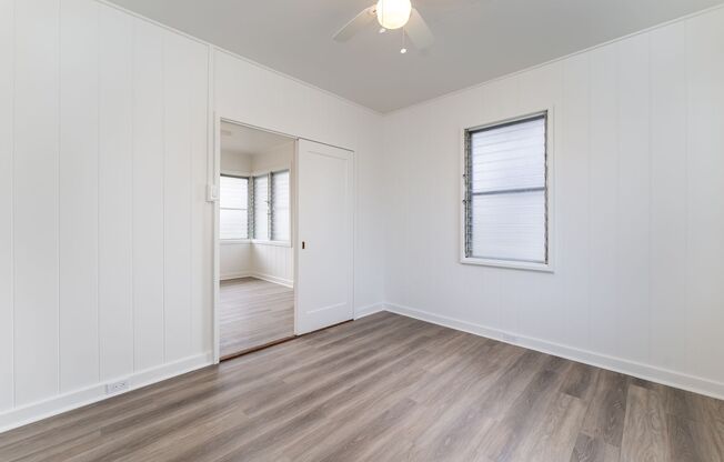 1 BED 1 BATH with 1 parking, MCCully area