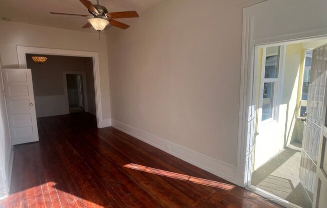 3 beds, 1 bath, 1,250 sqft, $2,500, Unit 1233 Star St. - Upstairs