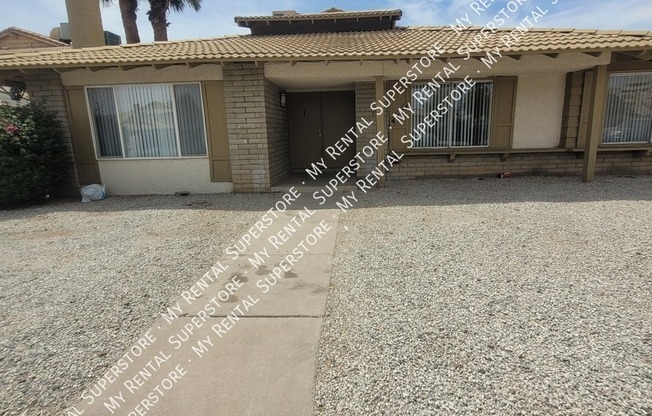 4424 N 53 LN