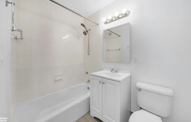 1 bed, 1 bath, $3,850, Unit 27D