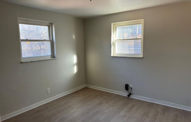 1 bed, 1 bath, $895, Unit 3447 Evergreen apt 4